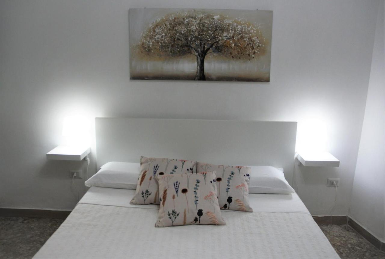 Enry'S House Apartment Bari Bagian luar foto