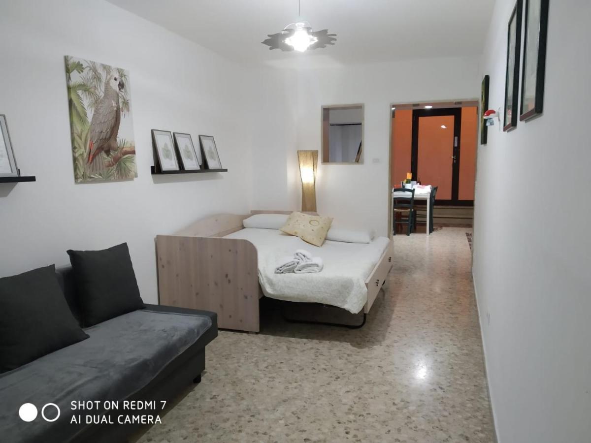 Enry'S House Apartment Bari Bagian luar foto