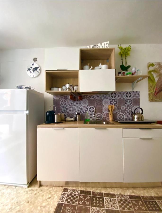 Enry'S House Apartment Bari Bagian luar foto